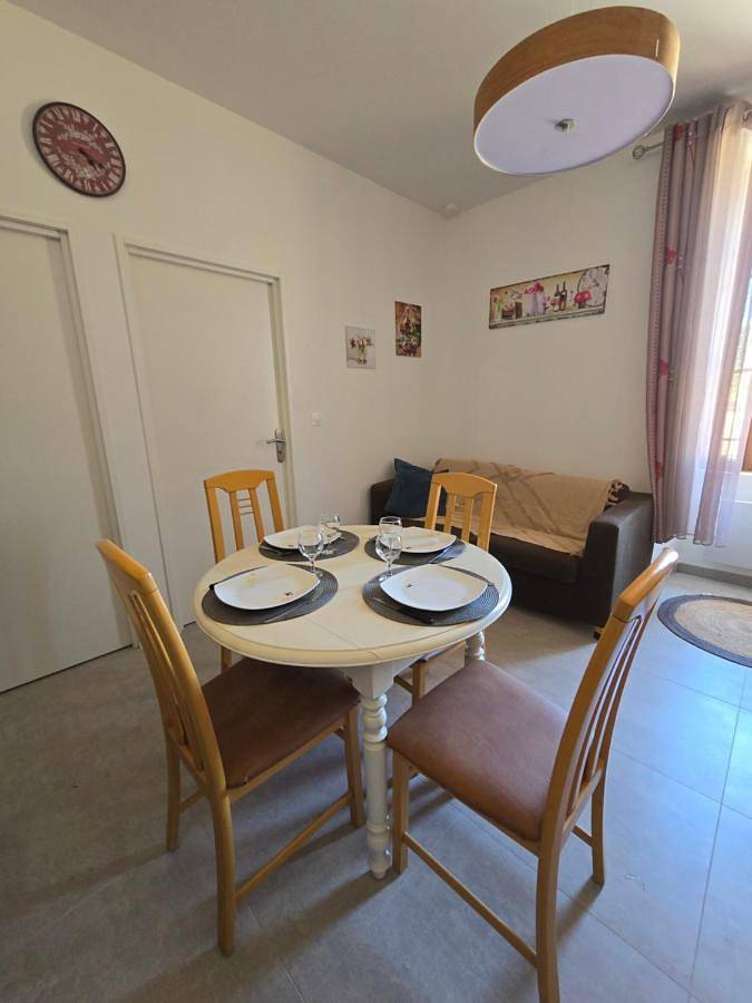 Appartement entier, One-Bedroom Apartment in Bras, Région de Brignoles