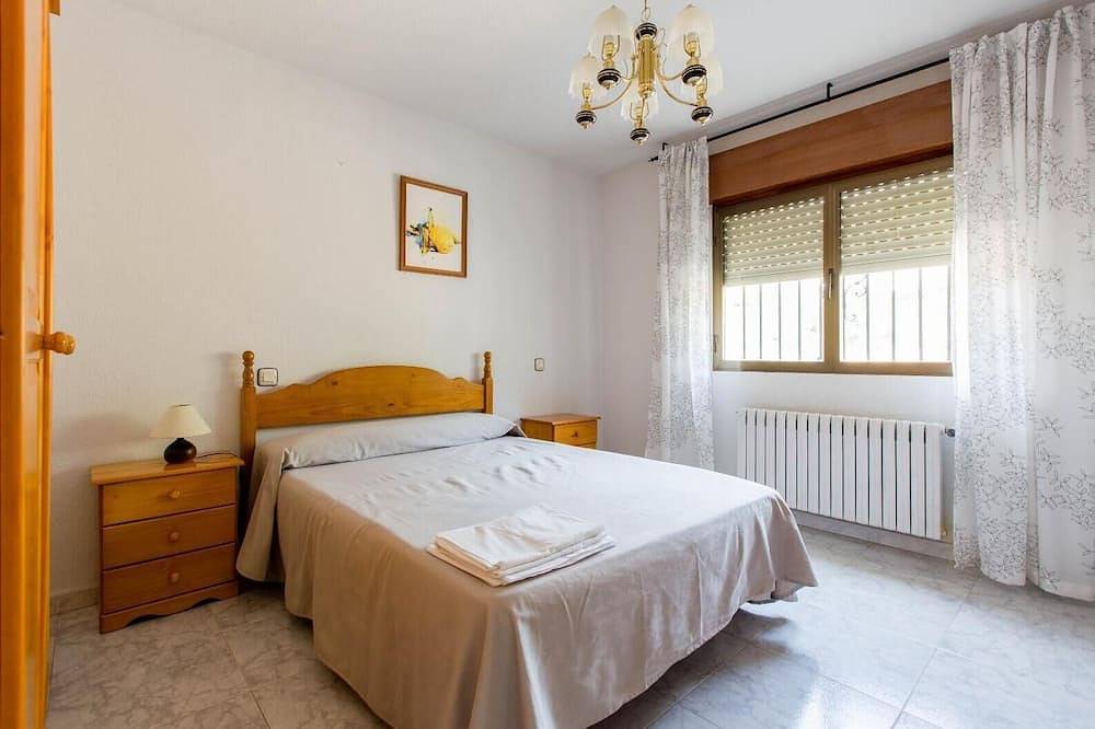 Apartamento entero, Chalet con piscina La Serradilla Pedralaves in Piedralaves, Provincia de Ávila