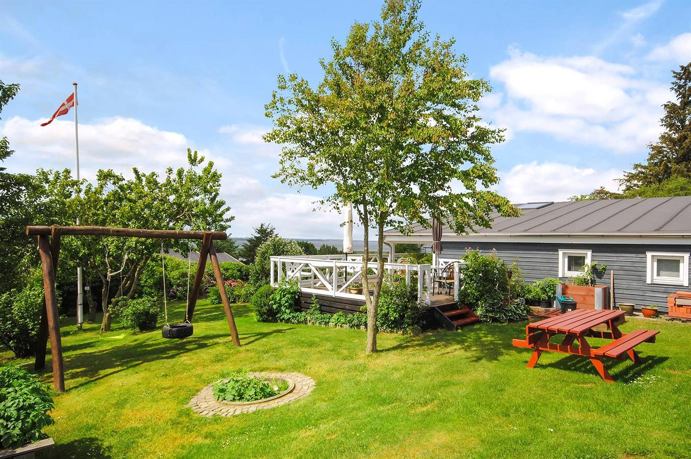 Stunning home in Løgstrup w/ 3 Bedrooms in Hjarbæk, Limfjord in Westjütland