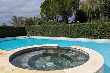 Agriturismo pour 14 personnes, avec jardin et piscine à Roynac
