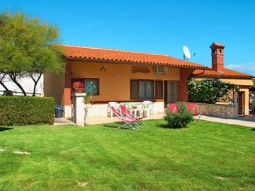 Ferienhaus für 4 Personen, mit Garten und Terrasse in Marčana