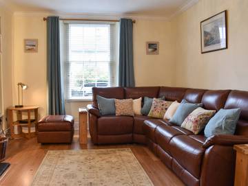 Log Cabin for 6 People in Bowness-on-Windermere, Cumbria, Photo 3