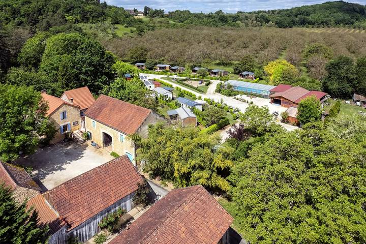 Ferienhaus für 12 Personen, mit Terrasse und Pool sowie Ausblick