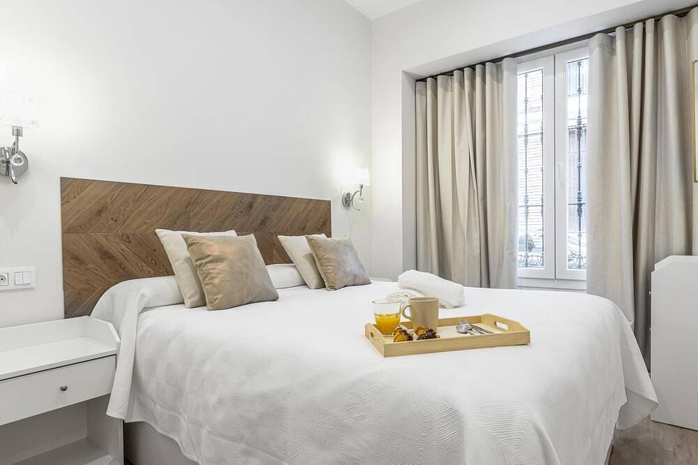Entire apartment, La Joya de Santa Cruz - Esmeralda apartment 1º iz in Casco Antiguo, Sevilla