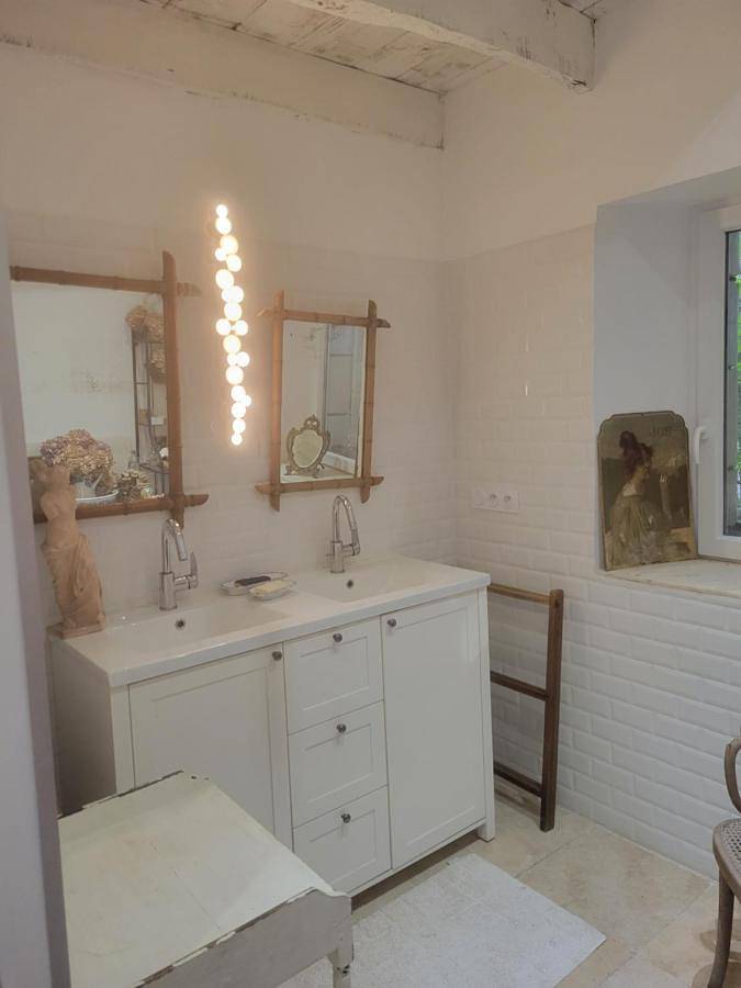Double Room in Les Quatre-Routes-du-Lot, Lot