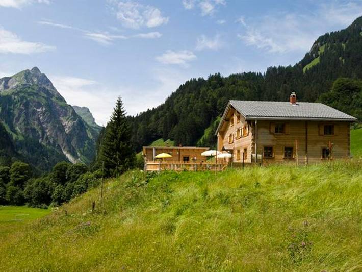 Ferienhaus für 11 Personen, mit Balkon und Terrasse sowie Whirlpool und Garten