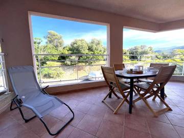 Gîte pour 5 personnes, avec piscine et terrasse à Saint-Florent