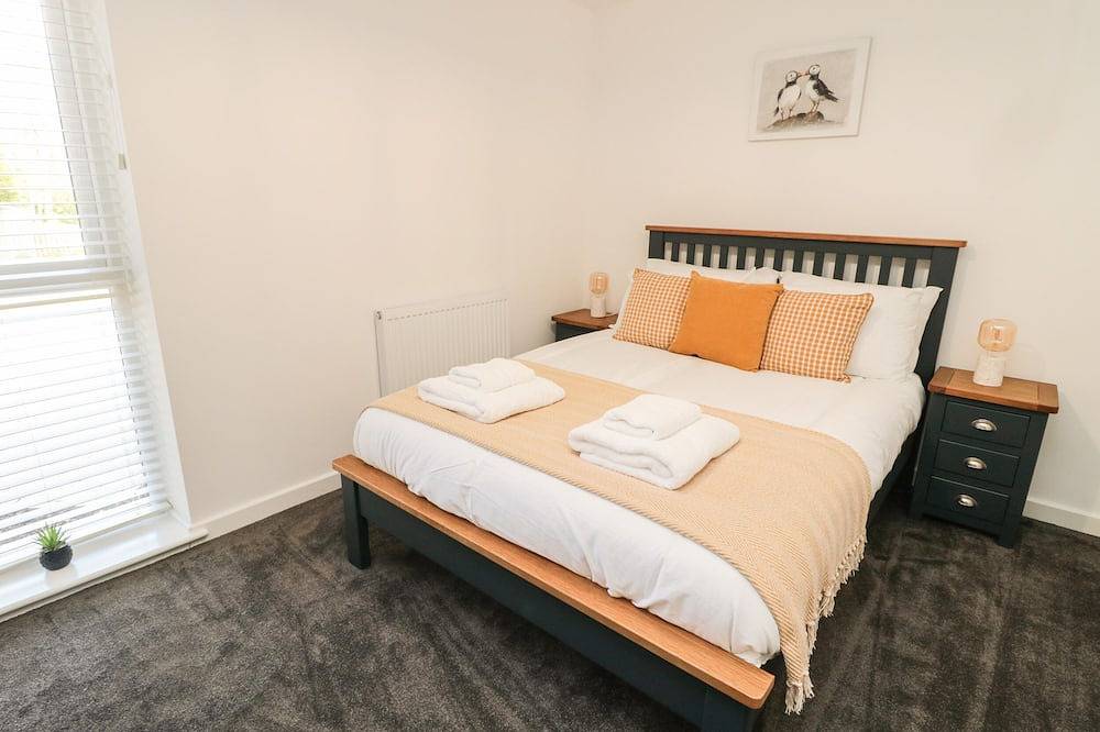 High Tide House, pet friendly, with a garden in Craster in Craster, Northumberland