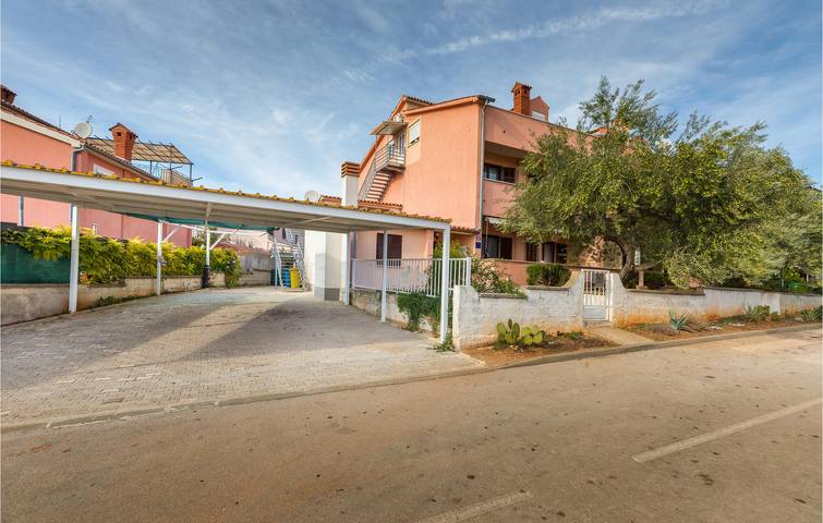 Ferienwohnung für 8 Personen, mit Terrasse und Garten