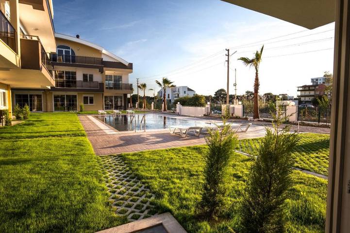 Aparthotel para 4 personas, con jardín y piscina, Se admiten mascotas - 1
