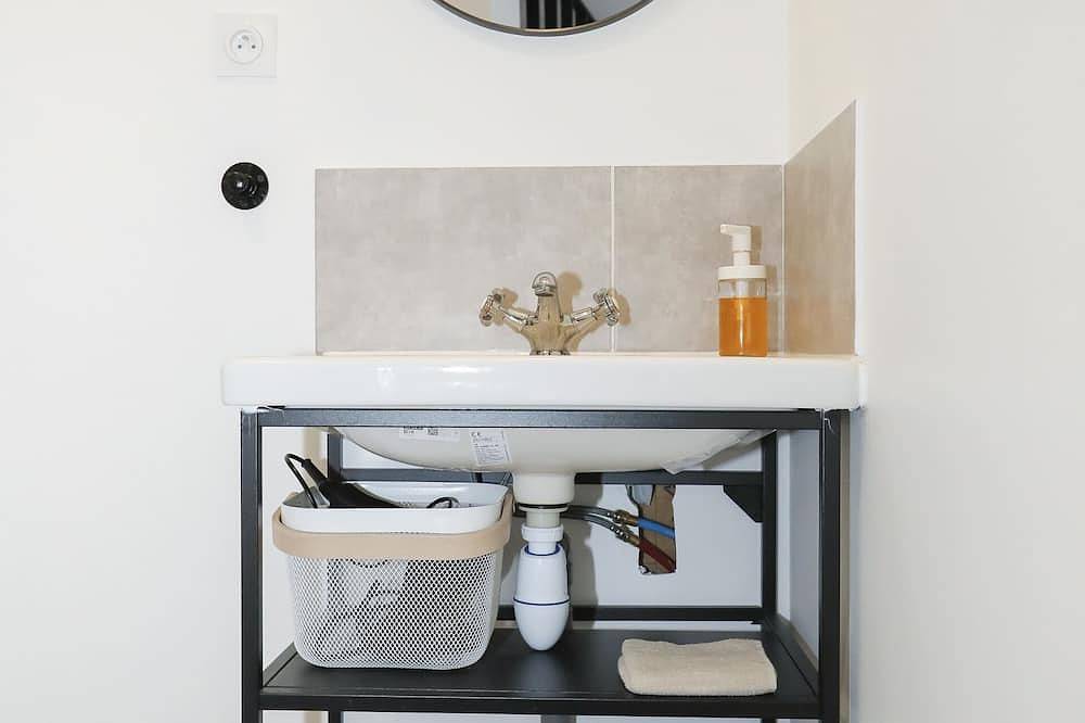 Ganze Wohnung, Apartment-Economy-Ensuite-Stadtblick in La Mure, Isère