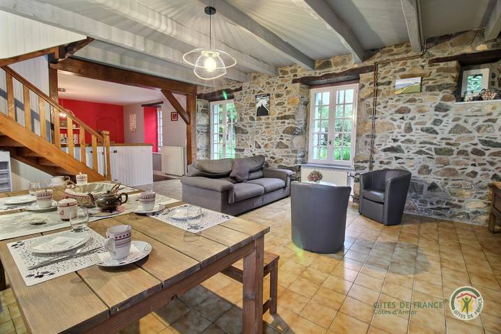 Gîte pour 6 personnes, avec Terrasse et Jardin à Gommenec'h - 4