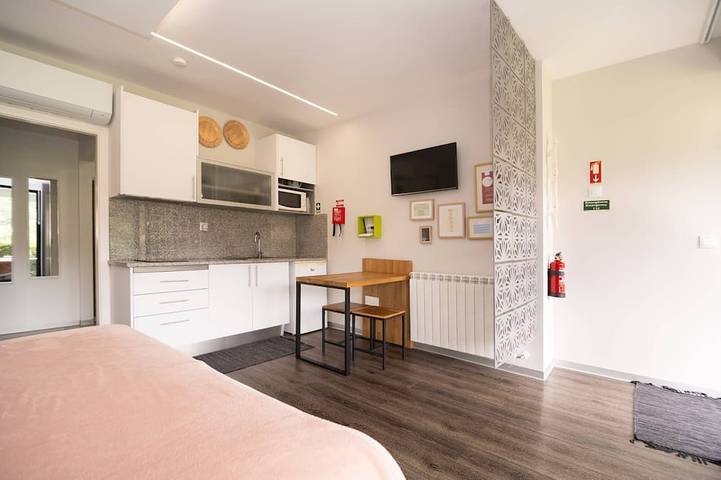 Studio Lower-level w/ kitchenett and patio in Santana, Madeira