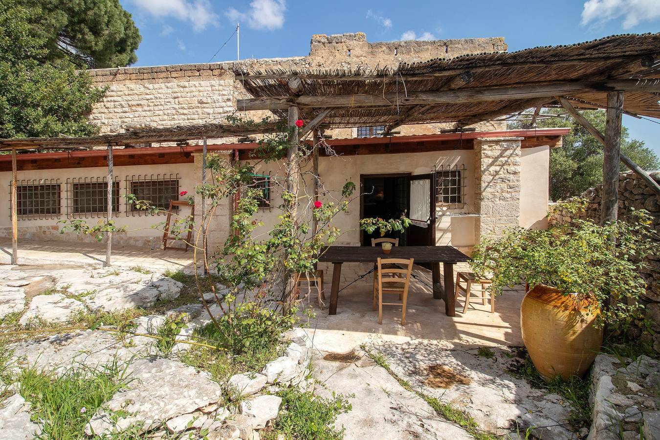 Appartamento intero, Appartamento 'Iazzo' con terrazza condivisa, giardino privato e Wi-Fi in Bisceglie, Barletta-Andria-Trani