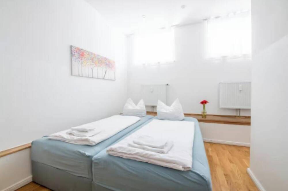 Entire apartment, Stylish Two-Storey Apartment with Terrace in the Heart of Berlin-Mitte in Mitte Berlin, Berlin