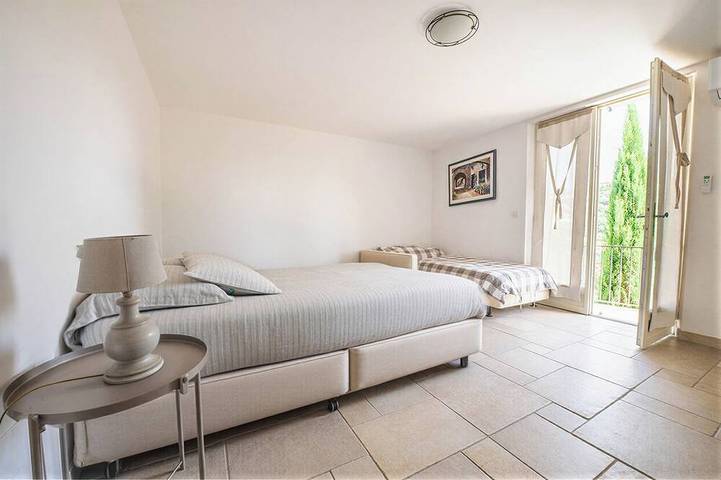 Bellissima villa con grande piscina in Roquebrune-sur-Argens, Costa mediterranea (Francia)