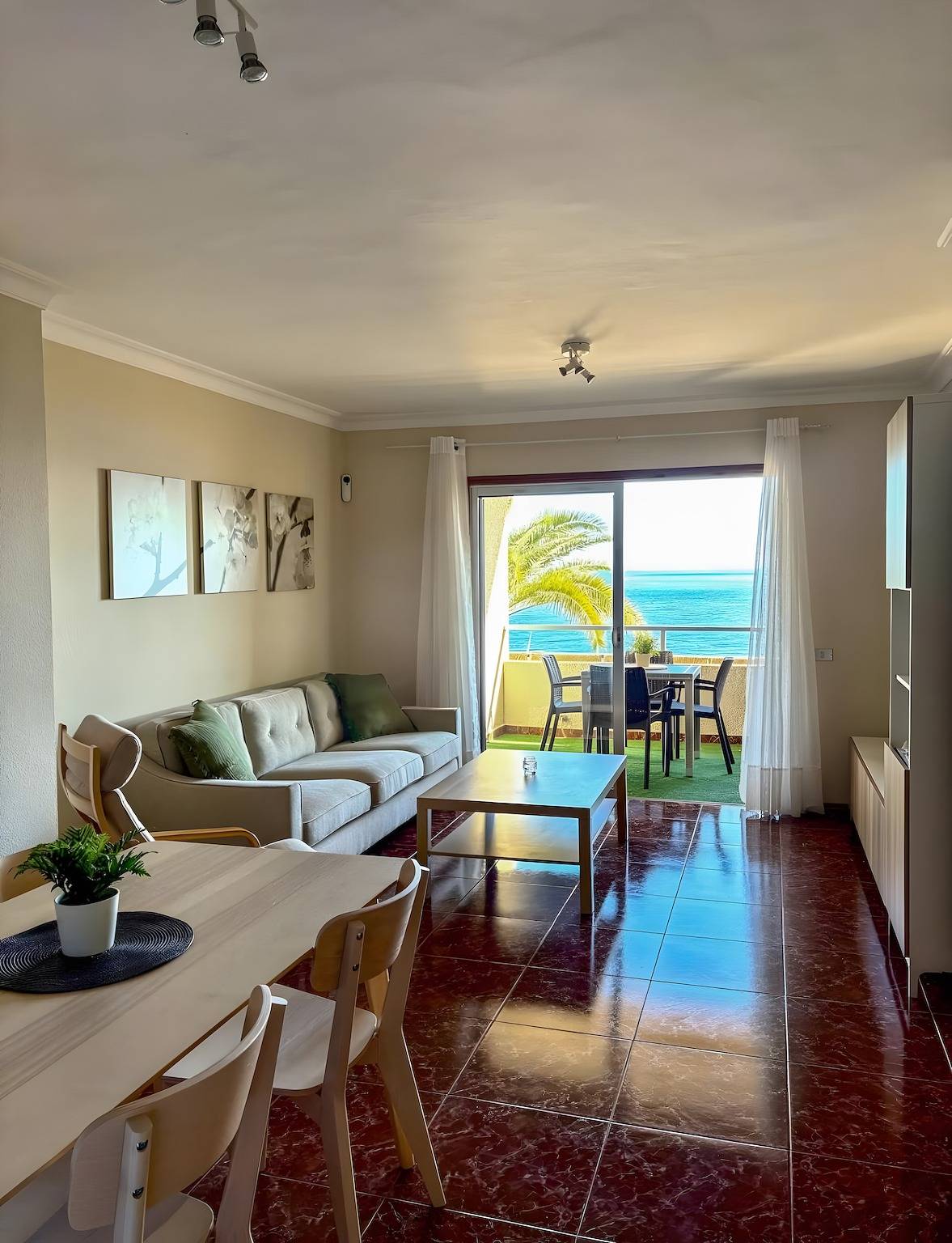 Apartamento entero, Apartamento vacacional 'Sueños De Tabaiba Y Mar' con vistas al mar, balcón y Wi-Fi in Tabaiba, El Rosario