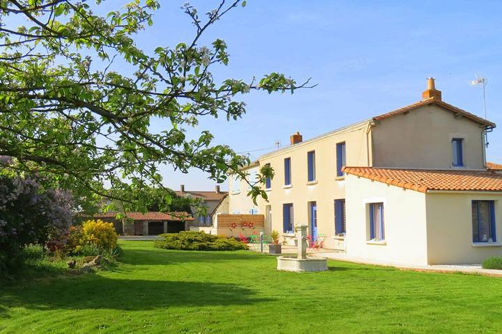 Chambre d’hôte pour 2 personnes, avec jacuzzi et jardin à Le Boupère