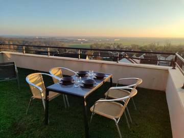 Gîte pour 4 personnes, avec vue et terrasse à Dammartin-en-Goële