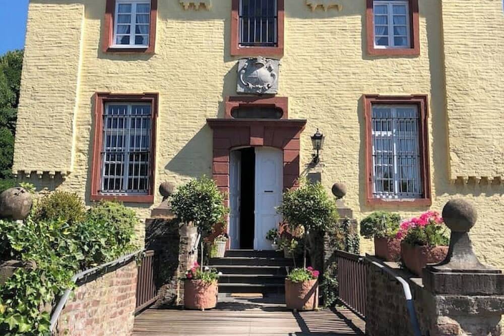 Ganze Wohnung, Charmante Wohnung auf Reiterhof Wasserburg Anstel in Rommerskirchen, Rhein-Kreis Neuss