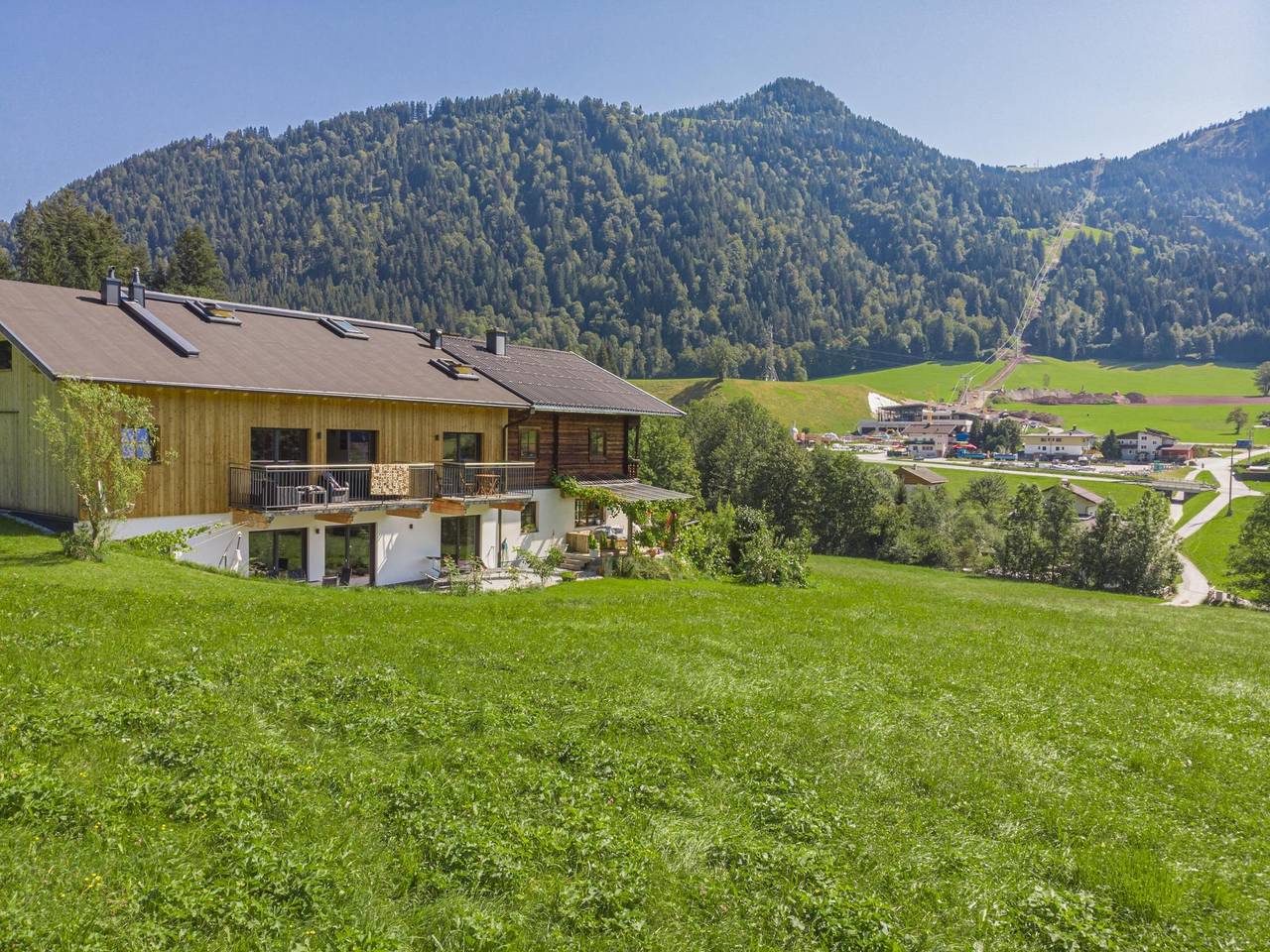Ganze Wohnung, Ferienwohnung mit Balkon gegenüber vom Skilift in Itter, Kaisergebirge