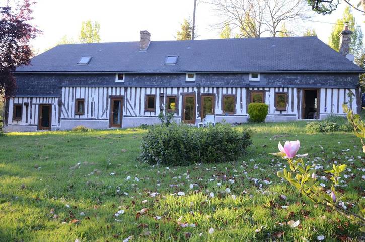 Location de vacances pour 6 personnes, avec jardin et vue à Bonneville-la-Louvet