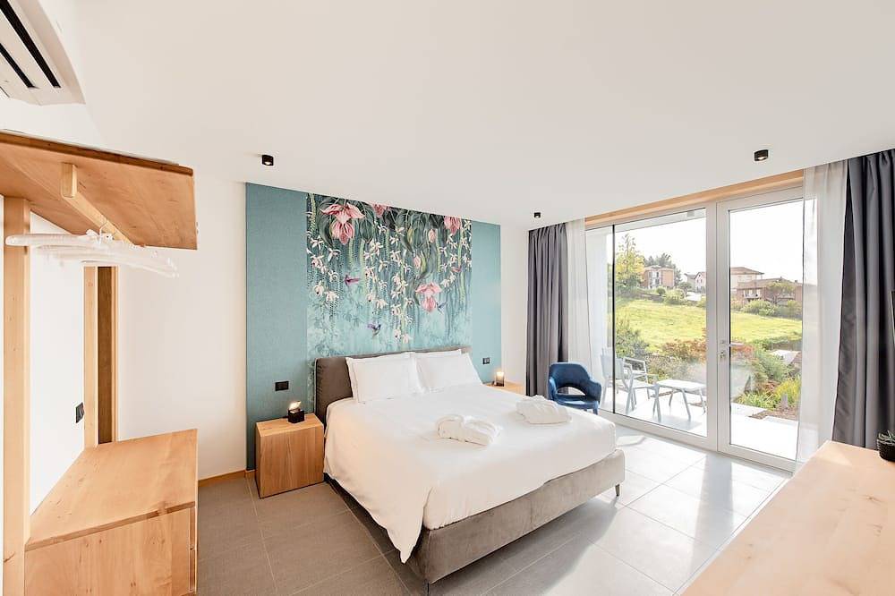 Villa Anna de lujo y piscina privada en Alba in Alba, Langhe