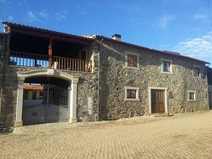 Maison de campagne pour 3 personnes, avec vue et terrasse dans Baçal