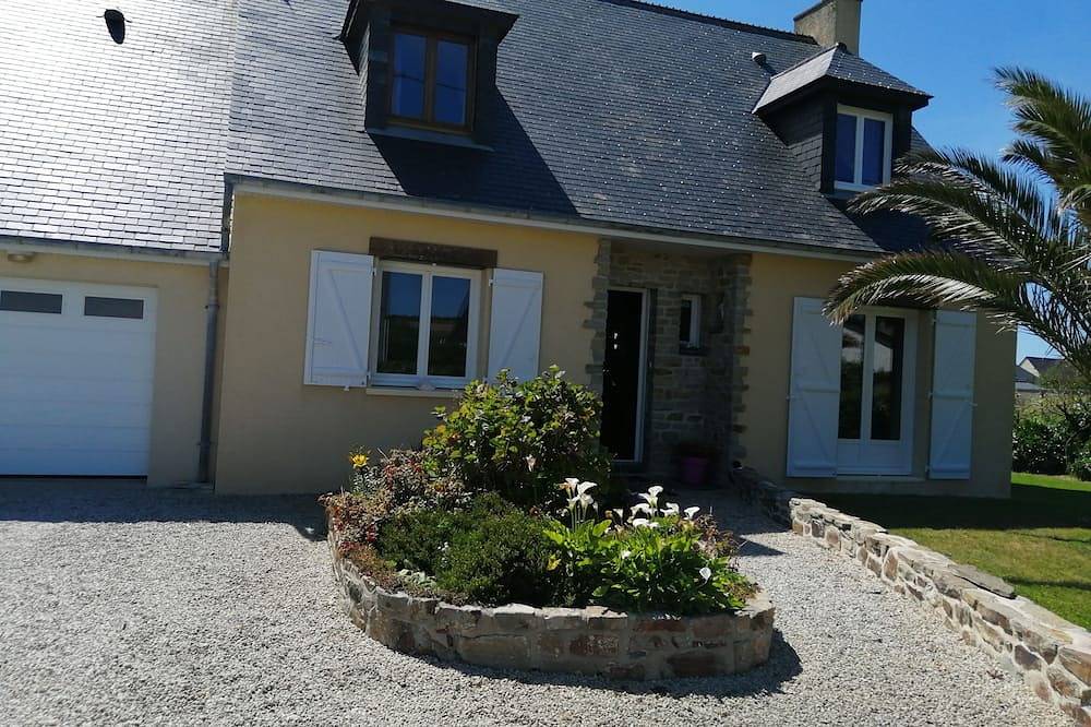 La Maison De La Plage located 250 metres from the beach and 1 km from the shops in Surtainville, Côte de la Déroute