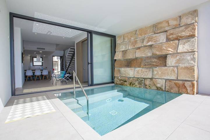 Casa de vacaciones para 4 personas, con jacuzzi y terraza, Se admiten mascotas en S'illot