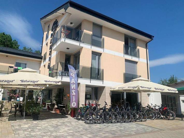 Chambre d’hôte pour 3 personnes, avec terrasse, animaux acceptés