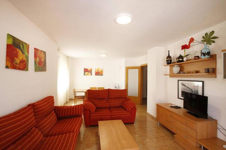 Casa rural para 8 personas, con piscina además de terraza y jardín, Se admiten mascotas en Miami Platja - 3