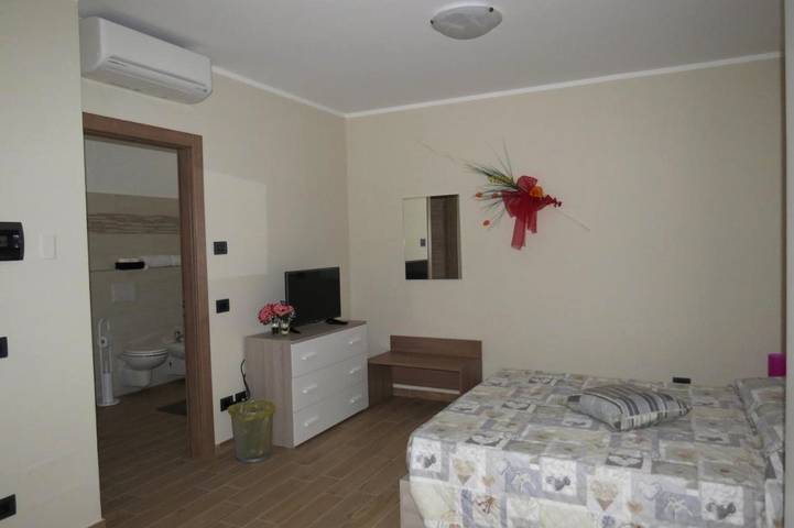 BnB für 3 Personen, mit Terrasse in Alba
