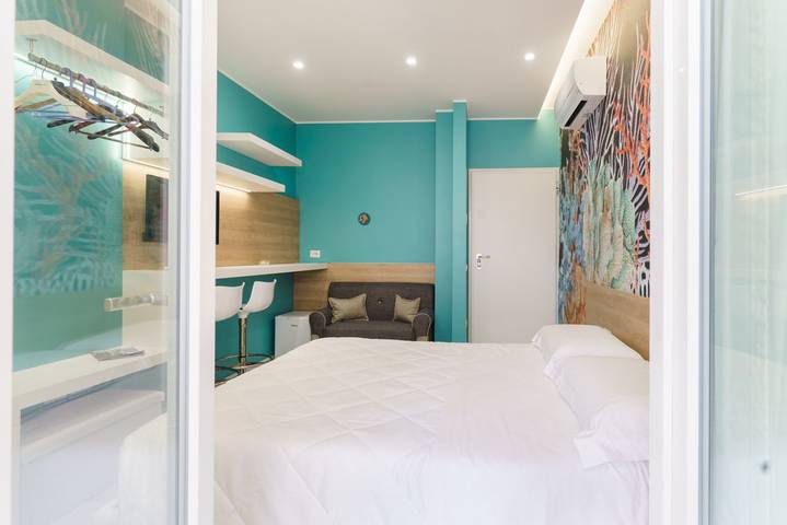 Appartamento intero, GuestHost - Abissi Room x2 ad un passo dal mare in Trani, Barletta-Andria-Trani