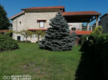 Gîte pour 6 personnes, avec jardin et balcon à Crampagna