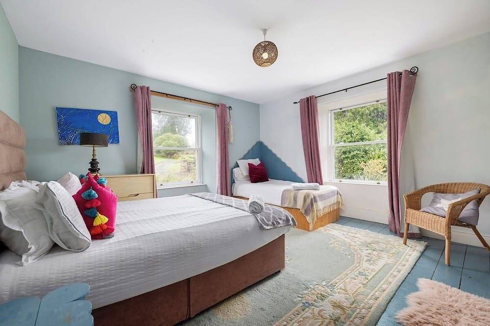 Large 9-Bed Wicklow Retreat • Sleeps 18+ • Valley Views • Sauna • Parking in County Wicklow