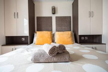 Static Caravan for 4 People in Christchurch, Dorset, Photo 2