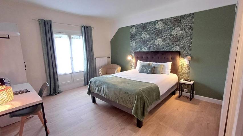 Hotel para 5 personas, con jardín y jacuzzi - 1