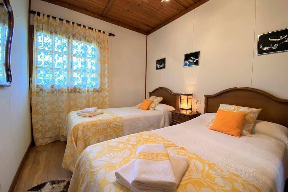 Madagascar Corner Vv-2192-As in Parres, Costa Verde (Spanien)