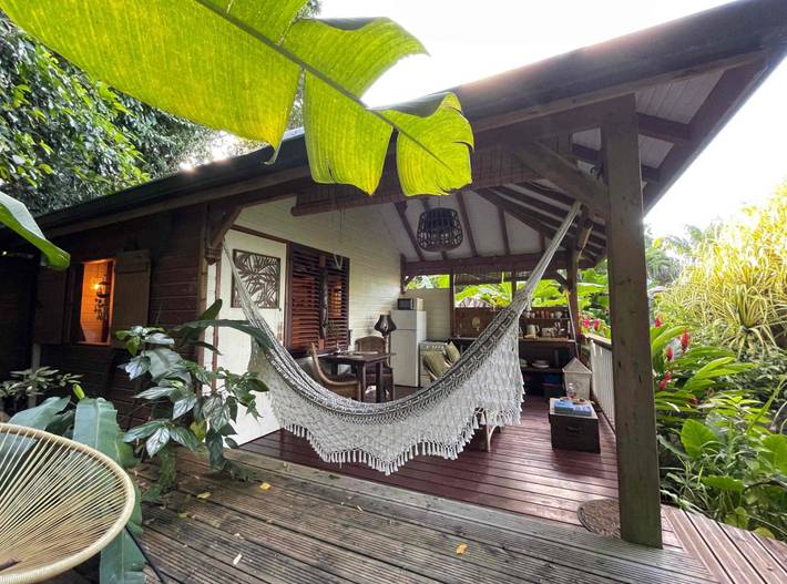 Gîte pour 2 personnes, avec piscine ainsi que jardin et terrasse