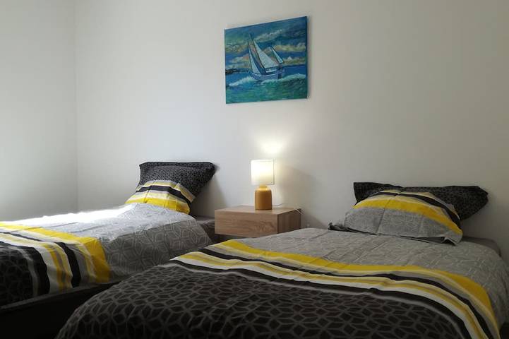 Gîte pour 4 personnes, avec piscine ainsi que terrasse et jacuzzi à Landéda - 3