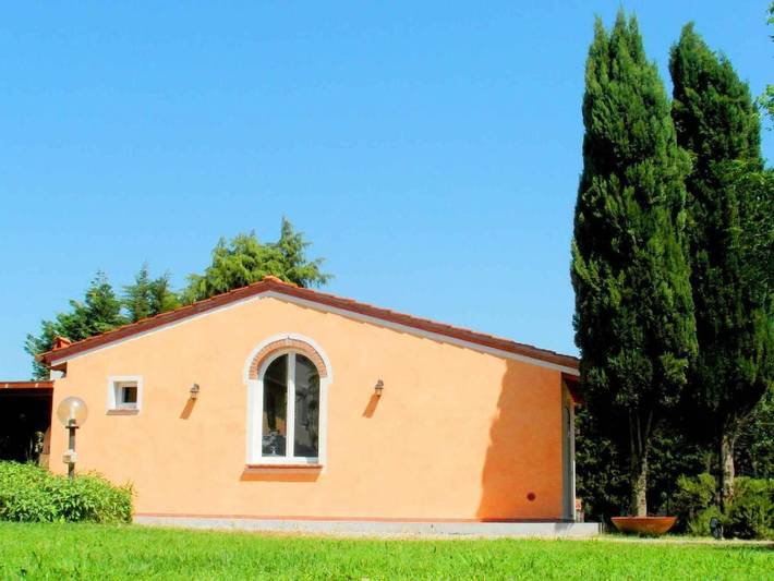 Appartamento per 3 persone, con giardino a Cascina