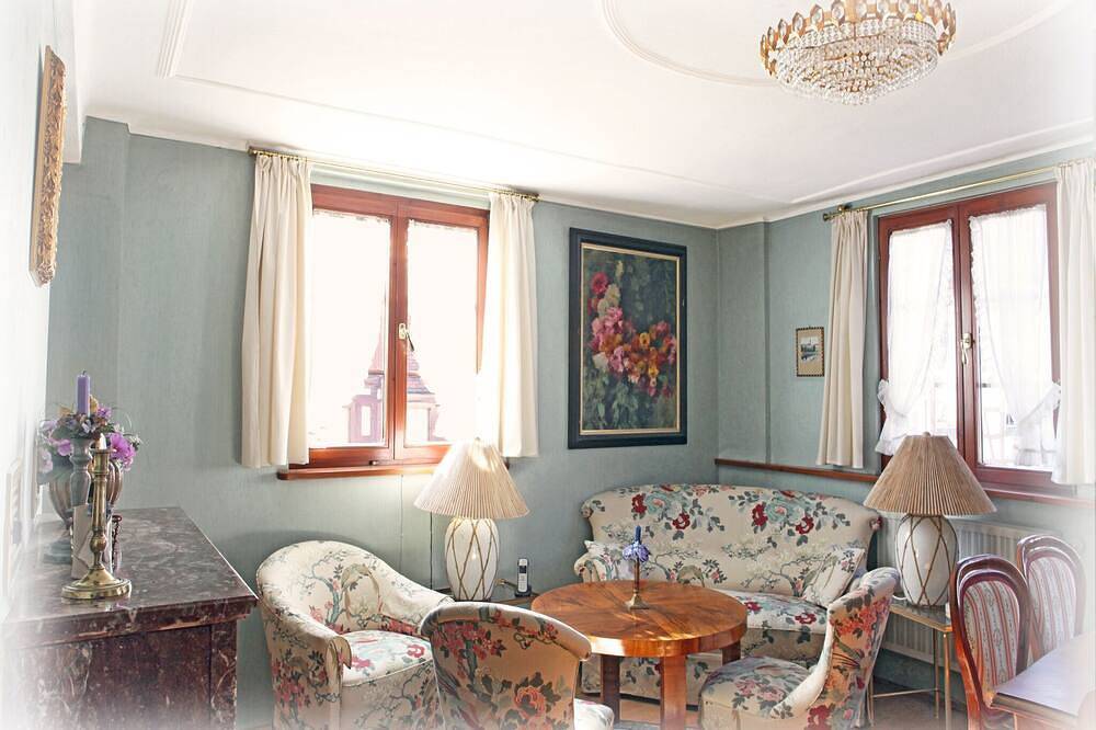Entire apartment, Romantic holiday apartment in the Oid Town of Meersburg in Meersburg, Obersee (Bodensee)