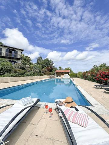 Gîte pour 3 personnes, avec terrasse à Razac-sur-l'Isle