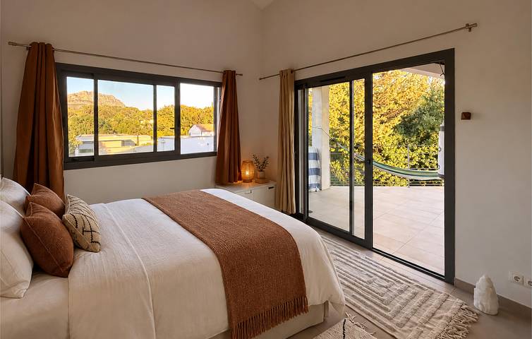 Acogedor apartamento con terraza, wifi y aparcamiento cerca de Le Tholonet in Le Tholonet, Region de Aix-en-Provence