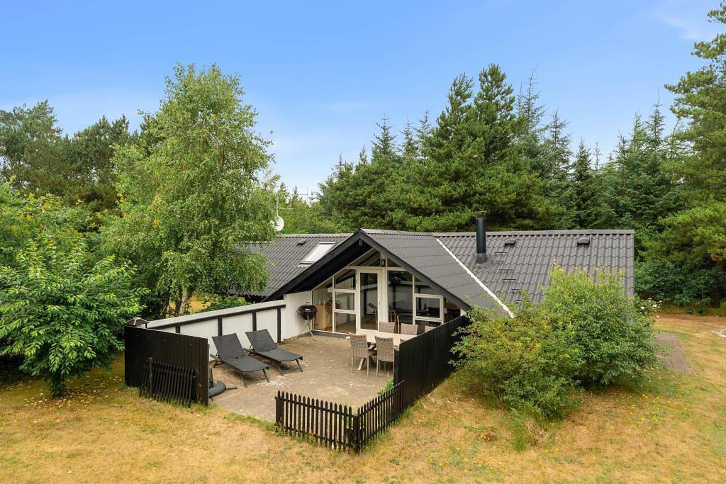 Helles Ferienhaus für 6 Personen + 1 Hund mit großem Außenbereich in Houstrup, Varde