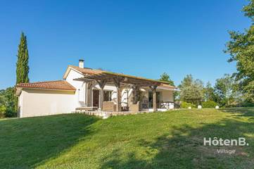 Location de vacances pour 9 personnes, avec jardin dans Eyjeaux