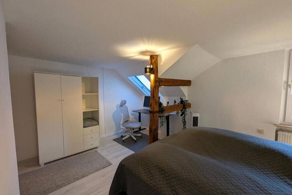 Ganze Wohnung, Gemütliche Dachgeschoss Whg Hohemark Naturnah in Oberursel (Taunus), Hochtaunuskreis