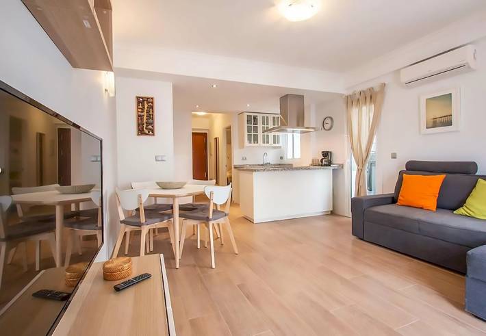 Apartment for 2 people, with Terrace and Pool in Nerja Centre
