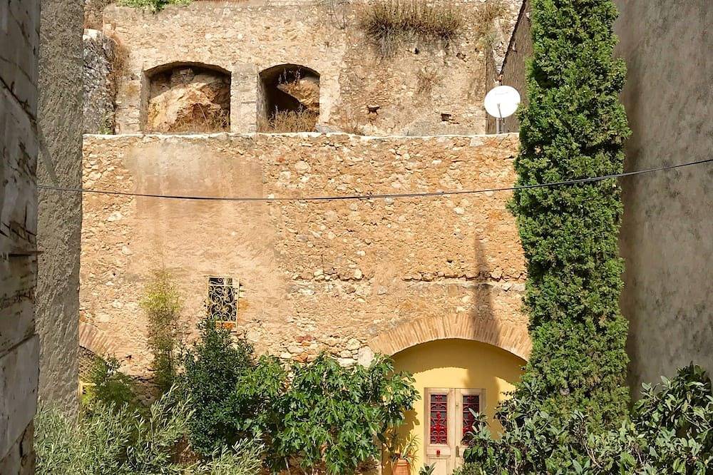 Cailloux D'Or - Maison de vieux pierres dorées, parking prive ferme avec jardin in Fitou, Côte méditerranéenne (France)